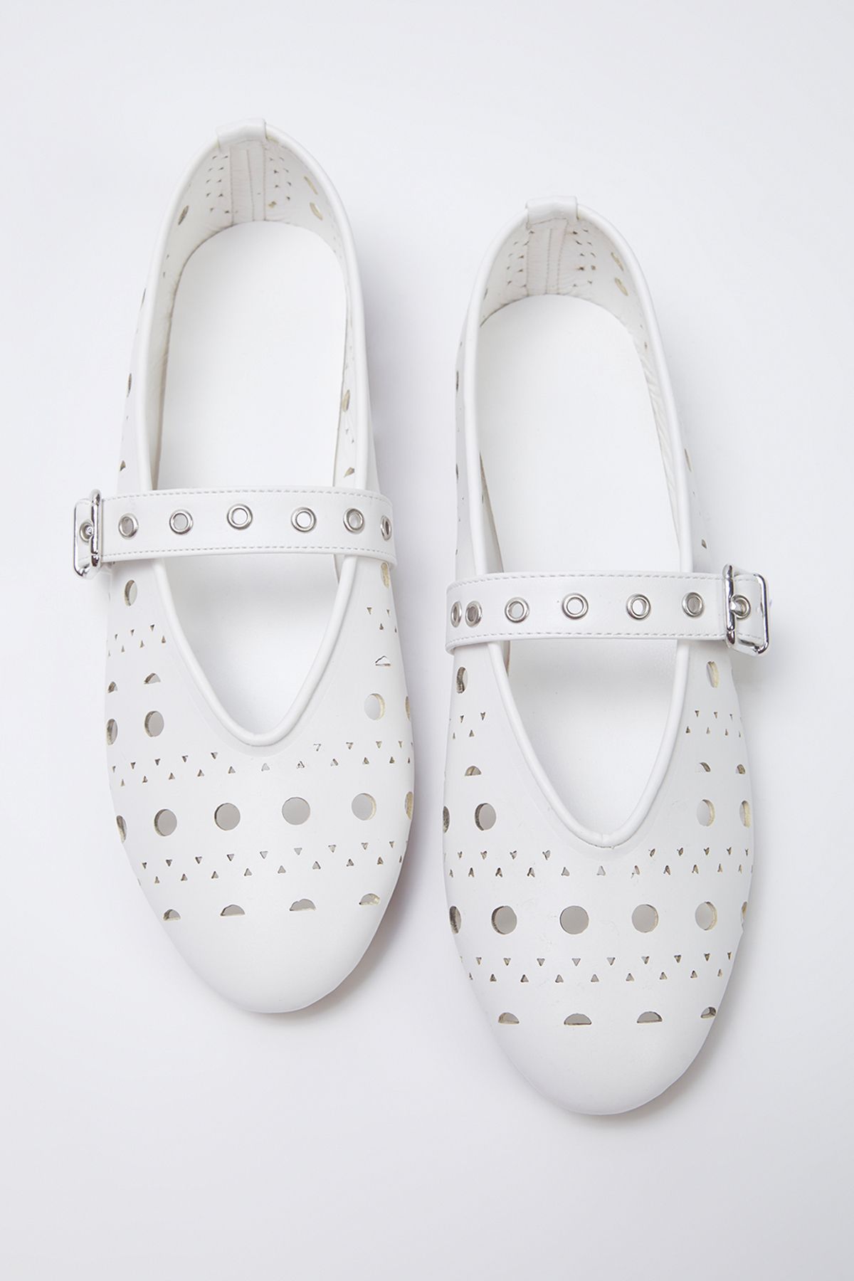 TRENDYOL SHOES Białe Laserowo Cięte Baleriny Damskie Mary Jane Kobieta - 36
