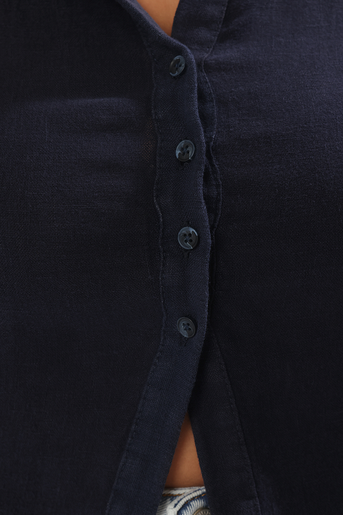 Trendyol Curve-Navy Blue 100% Linen Woven Large Size Blouse Tbbss25Af00107 3