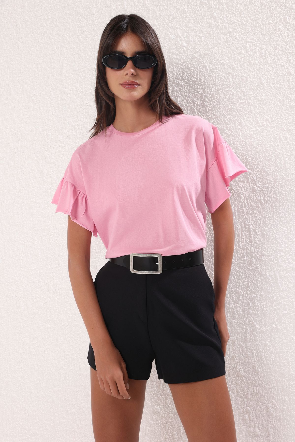 Trendyol Collection Rosa 100% Baumwolle Rüschen Detailliertes Basic Rundhals-Strick-T-Shirt TWOSS22TS2429