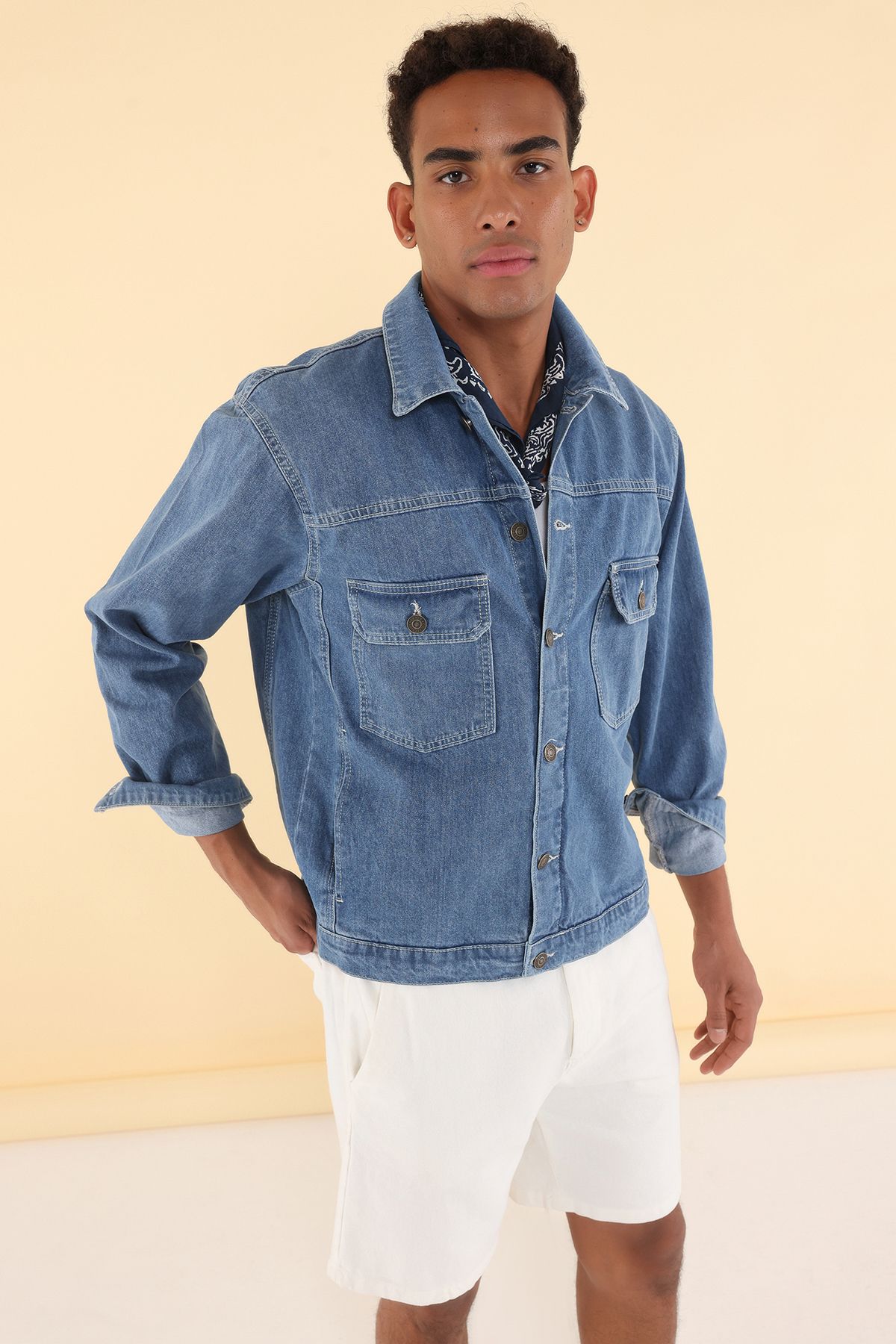 Trendyol Collection-Blaue Unisex-Jeansjacke TMNSS25CE00006 3