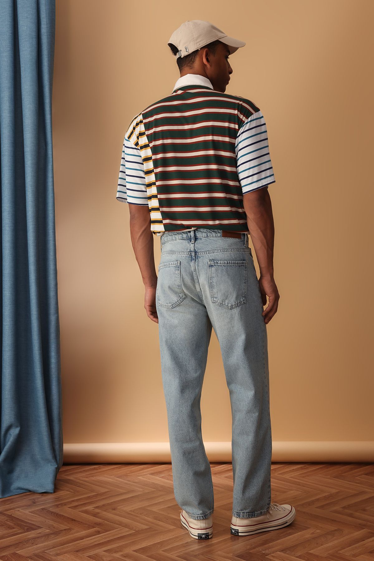 Trendyol Collection-Blaue Baggy-Fit-Jeans-Jeans mit Distressed-Effekt TMNSS25JE00007 4