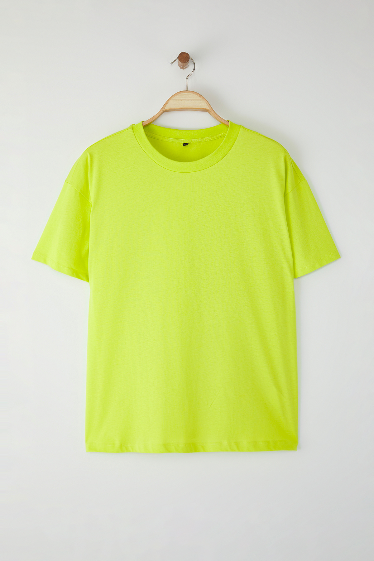 Trendyol Curve-Green Fat Riba Tshirt 100% Cotton Wide Fit Tbbss23Bf00017 1