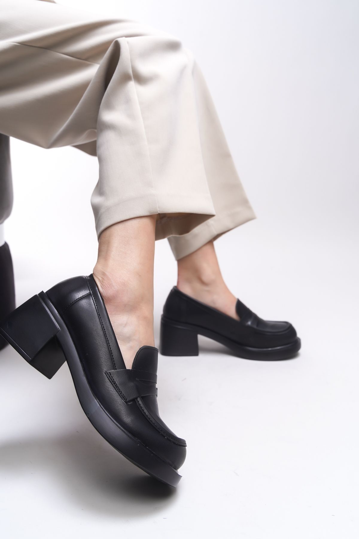Riccon-Γυναικείο Loafer Μαύρο Skin 0012500   μοντελοποιημένο 4