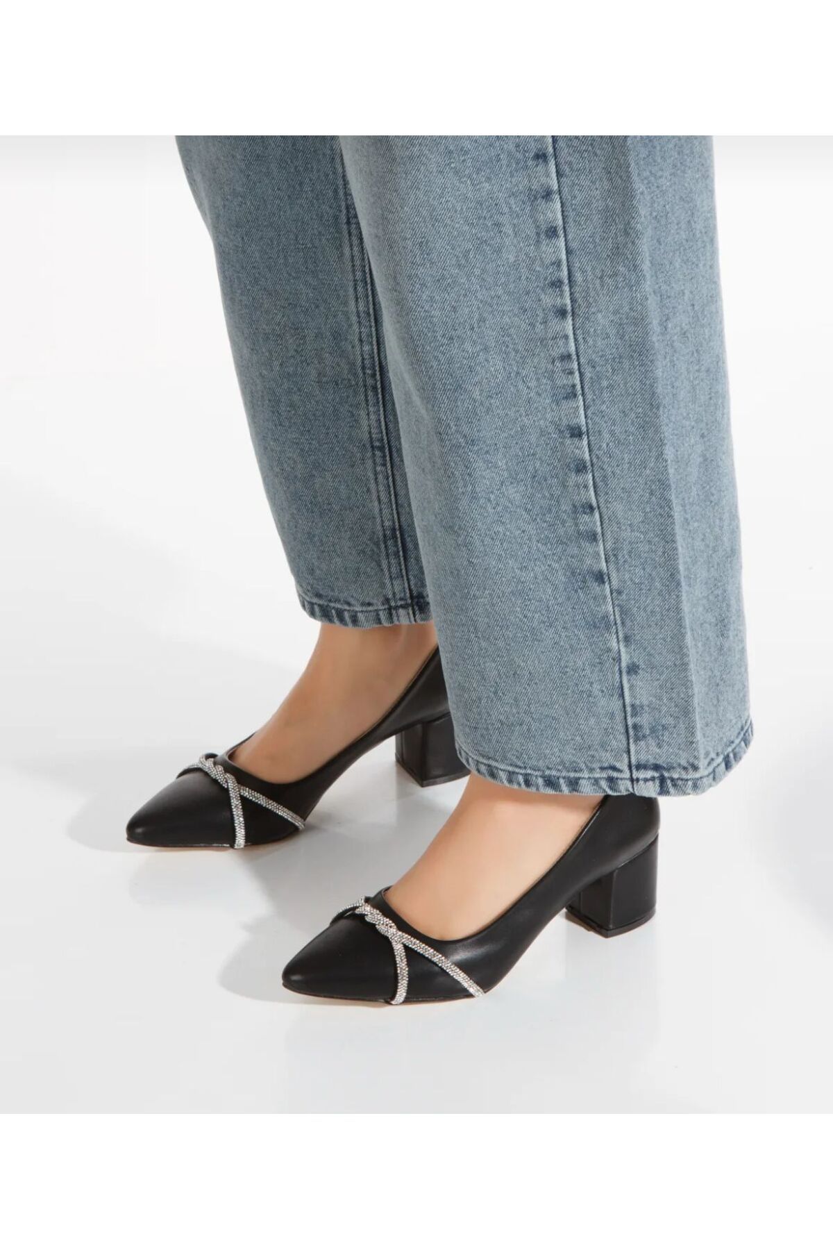 mustey-Double Stripe Stone Low Heel Shoes 4