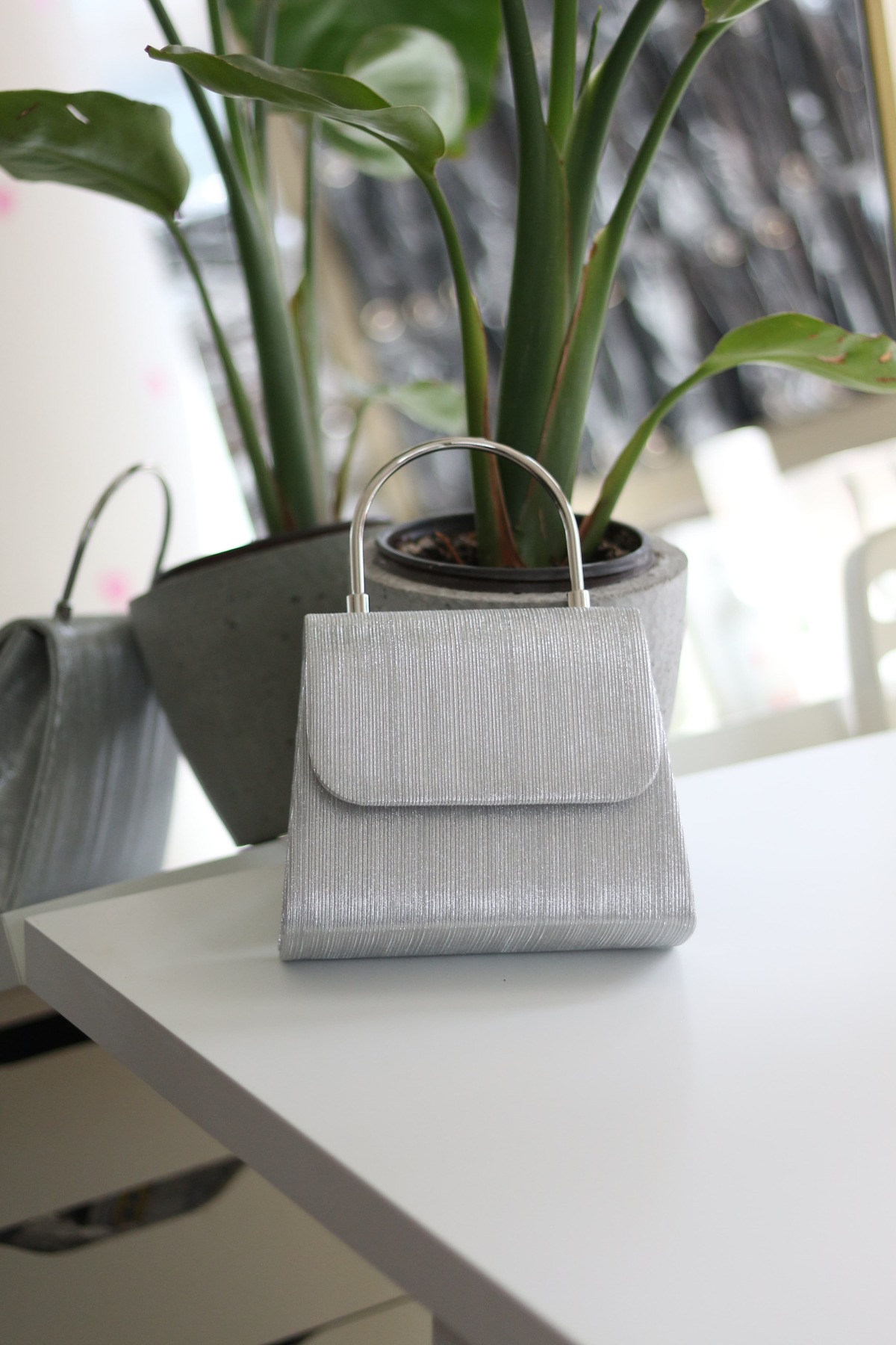 Moom Bag Kadın Silver Çizgi Dokulu Metal Saplı Abiye El Omuz Çantası görsel 2