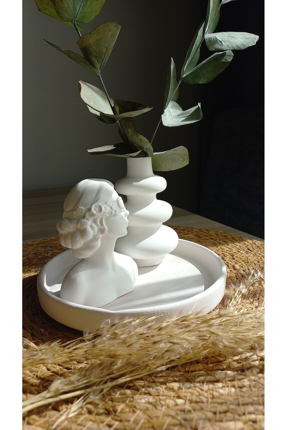 SerenityHaven Vazo kız heykel yuvarlak tabak 3 lü dekoratif set