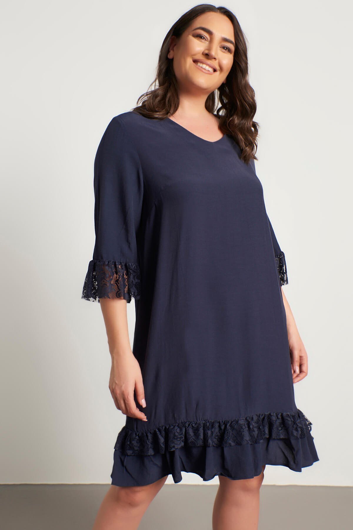 MYLİNE-Lace Detailed V-Neck Dress 2