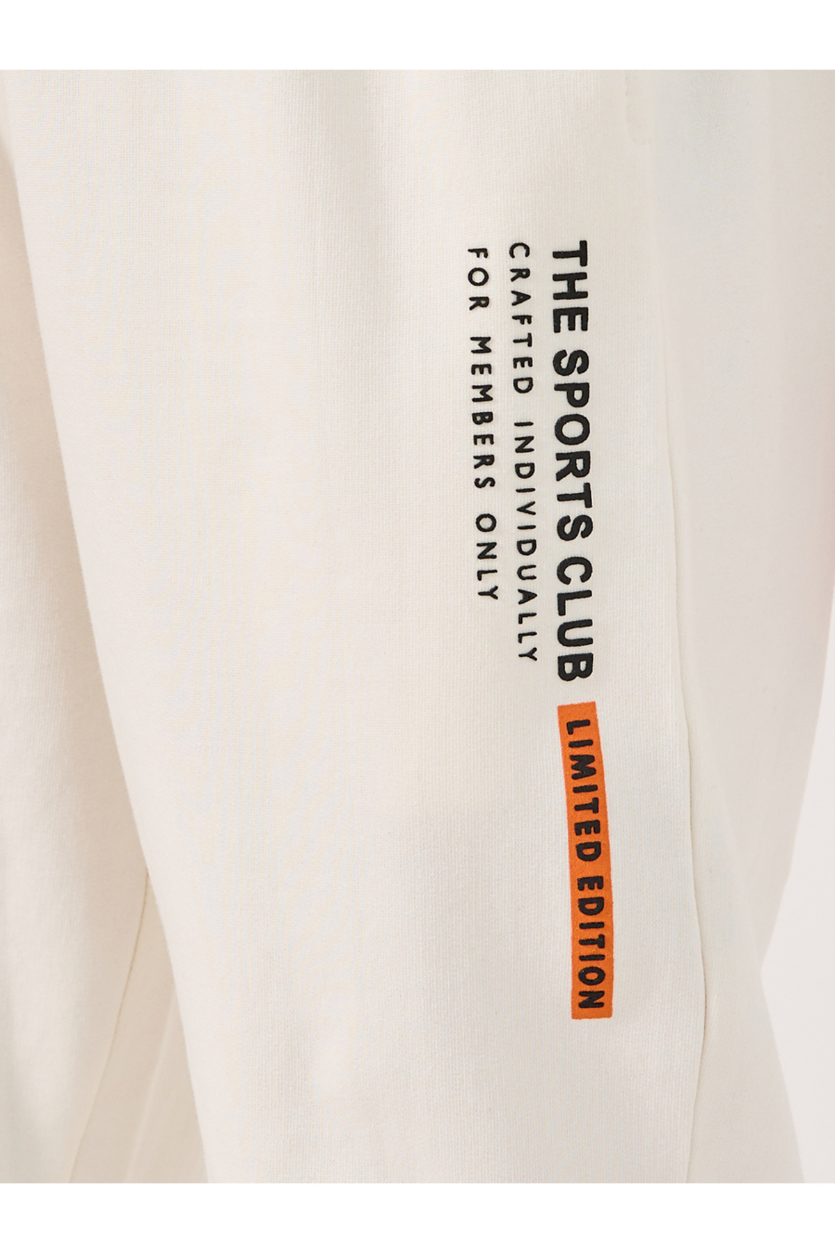 Styli-Slogan Printed Regular Fit Joggers 3