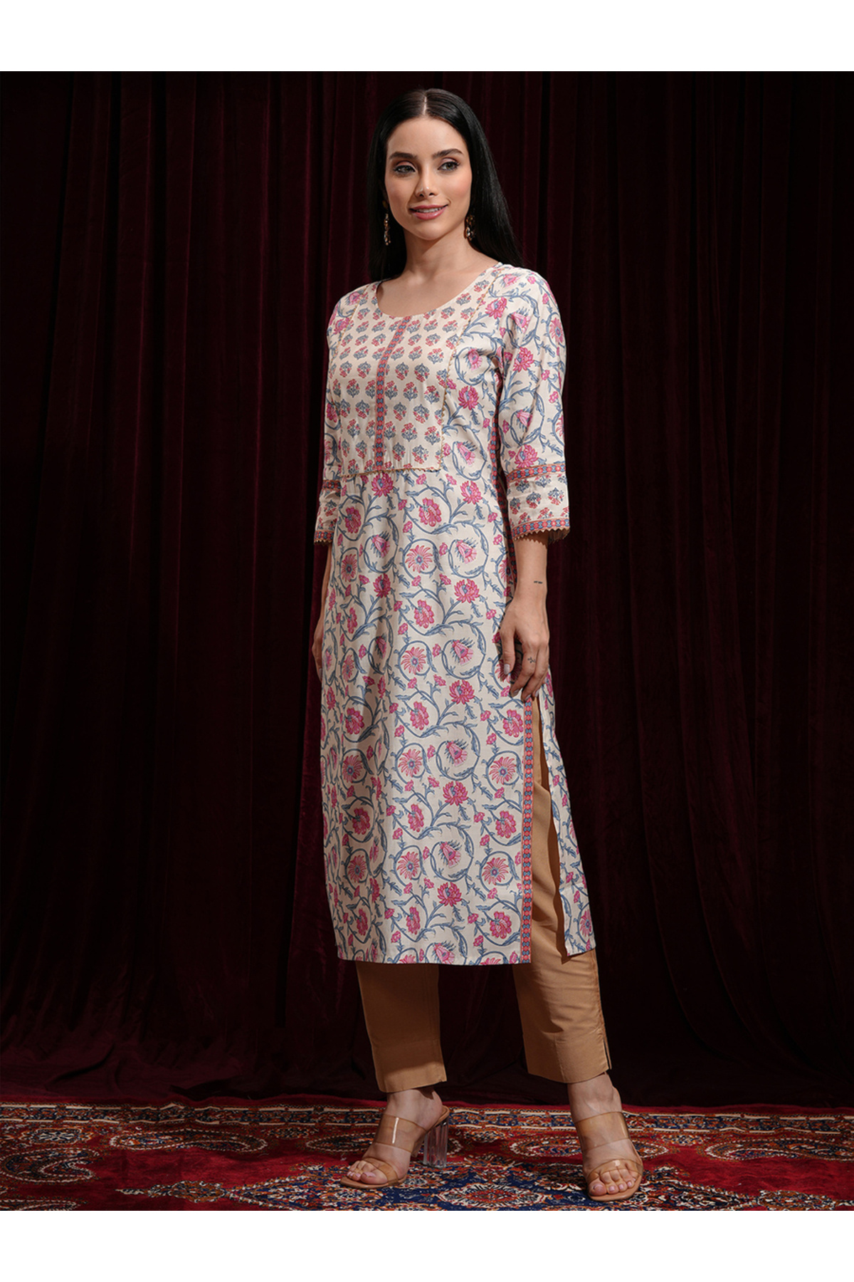 Vishudh By Styli-Floral Printed Gotta Patti Round Neck Straight Kurta 4