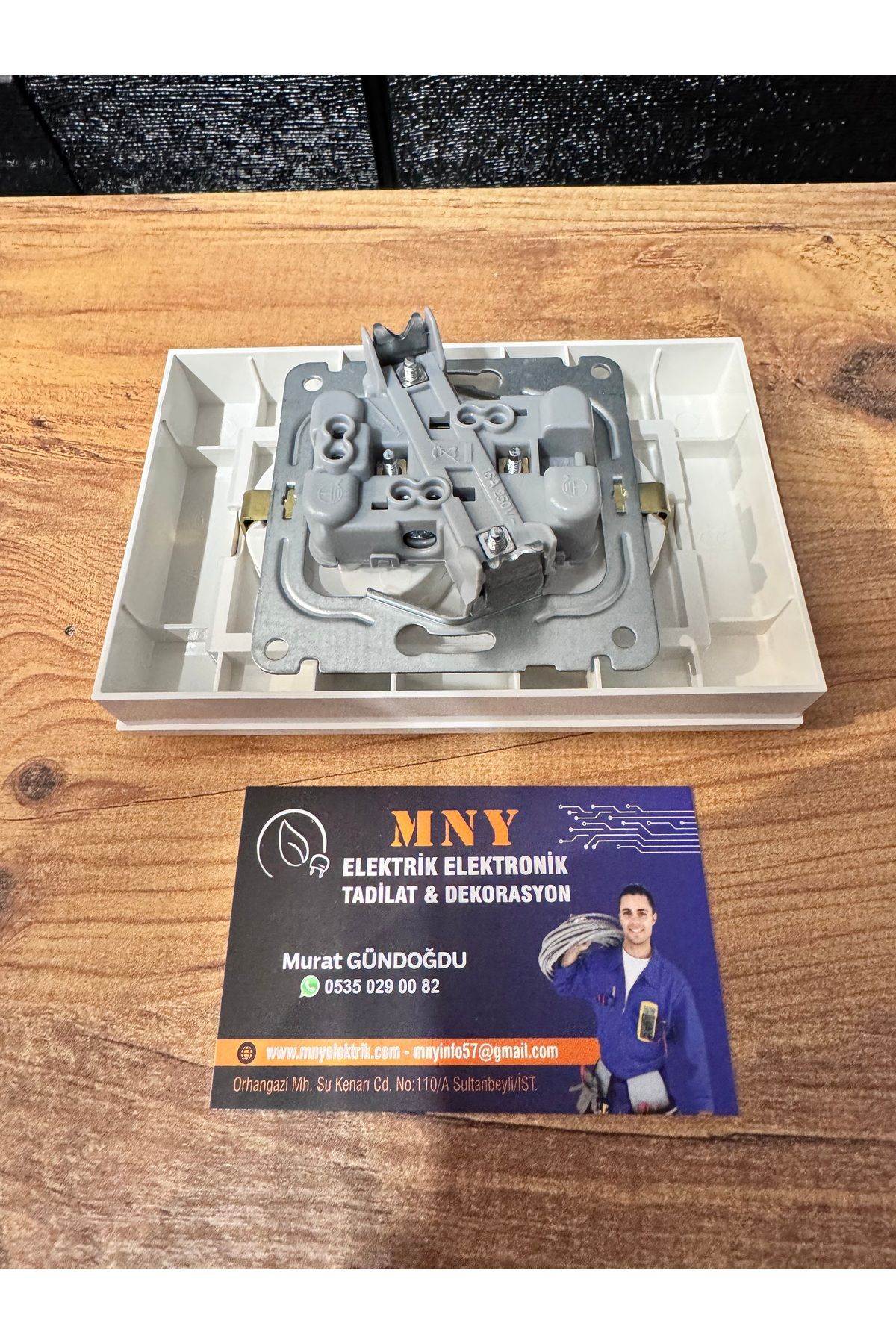 VİKO-Karre Dual Socket Uses to Turn Single Socket to 2 Socket 4