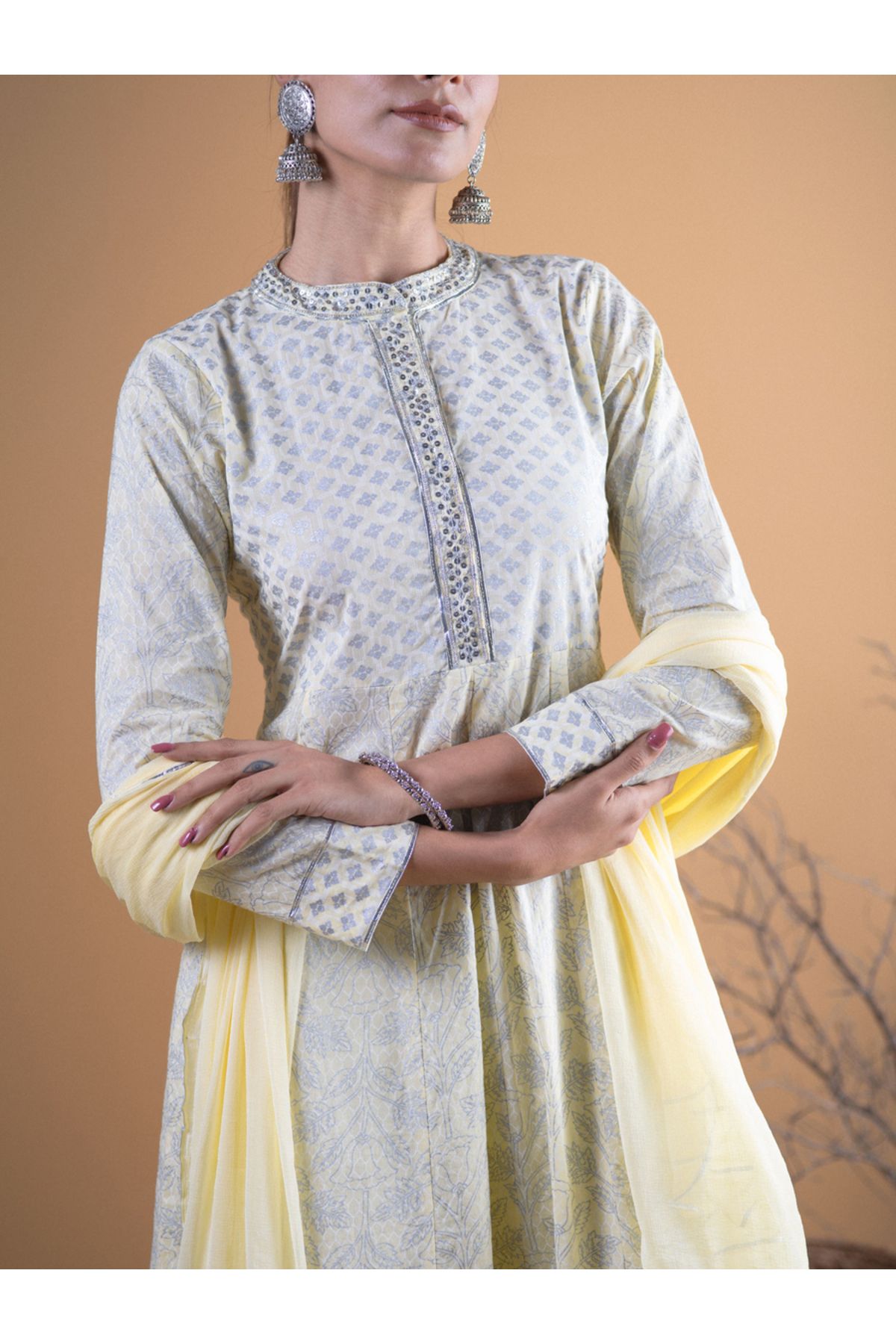 Libas By Styli-طقم كورتا مطبوع على شكل حرف A مع بالازو ودوباتا شيفون سادة 5