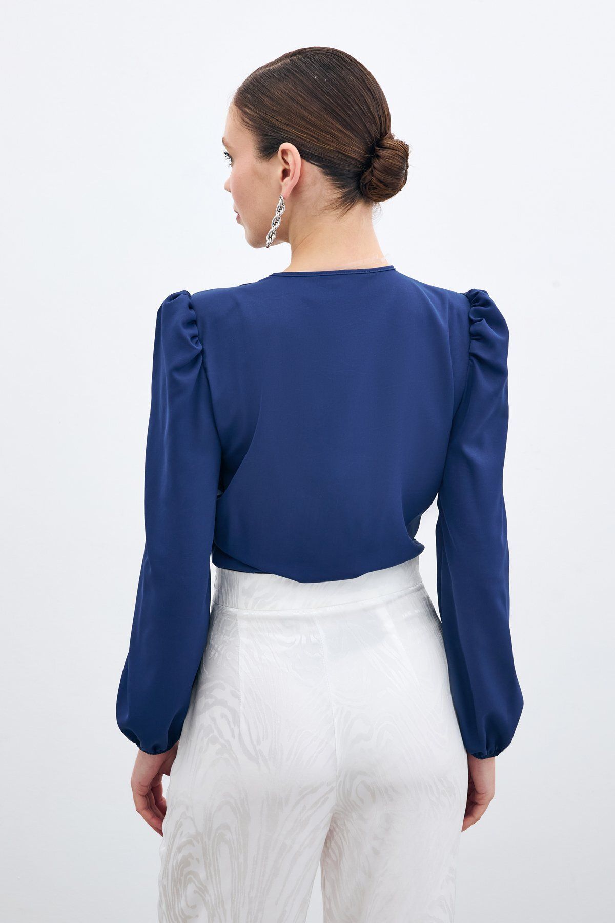 Sateen-Dvouřadé vycpané body - tmavě modrá 4