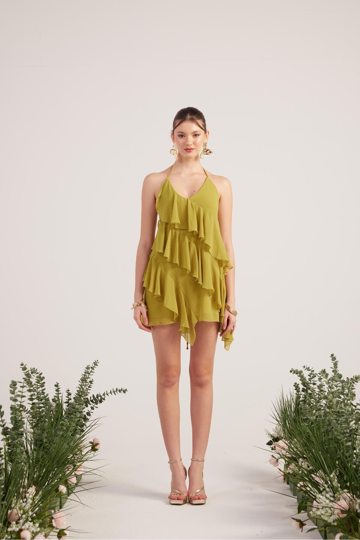 complete the look image