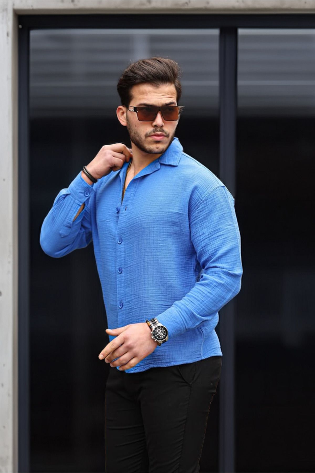 complete the look image