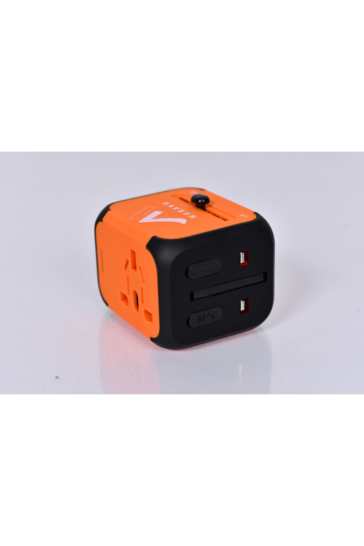 MORANO-Multi-use USB travel adapter that can be used in more than 150 countries 5
