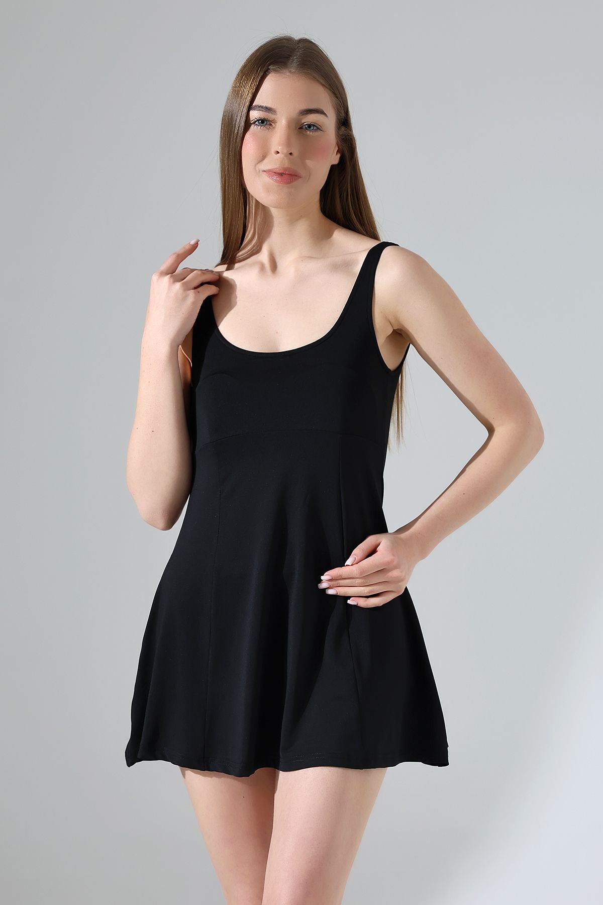 Gugus Kadın Kendinden Bitişik Şortlu Elbise Mayo SİYAH (GÖĞÜS PEDLİ)