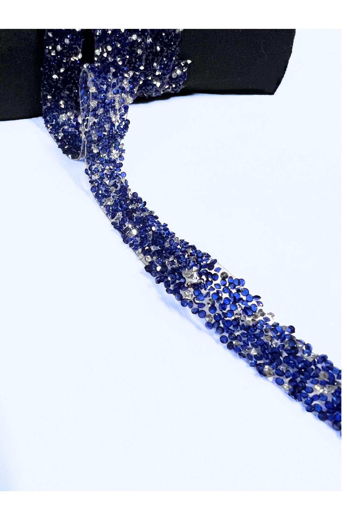 WeddingShopStone Işıltılı Zarafet: Lacivert Kristal Taşlı Ütüyle Yapışan Aplik Şerit - Giyim Tekstil Hobi 100cm