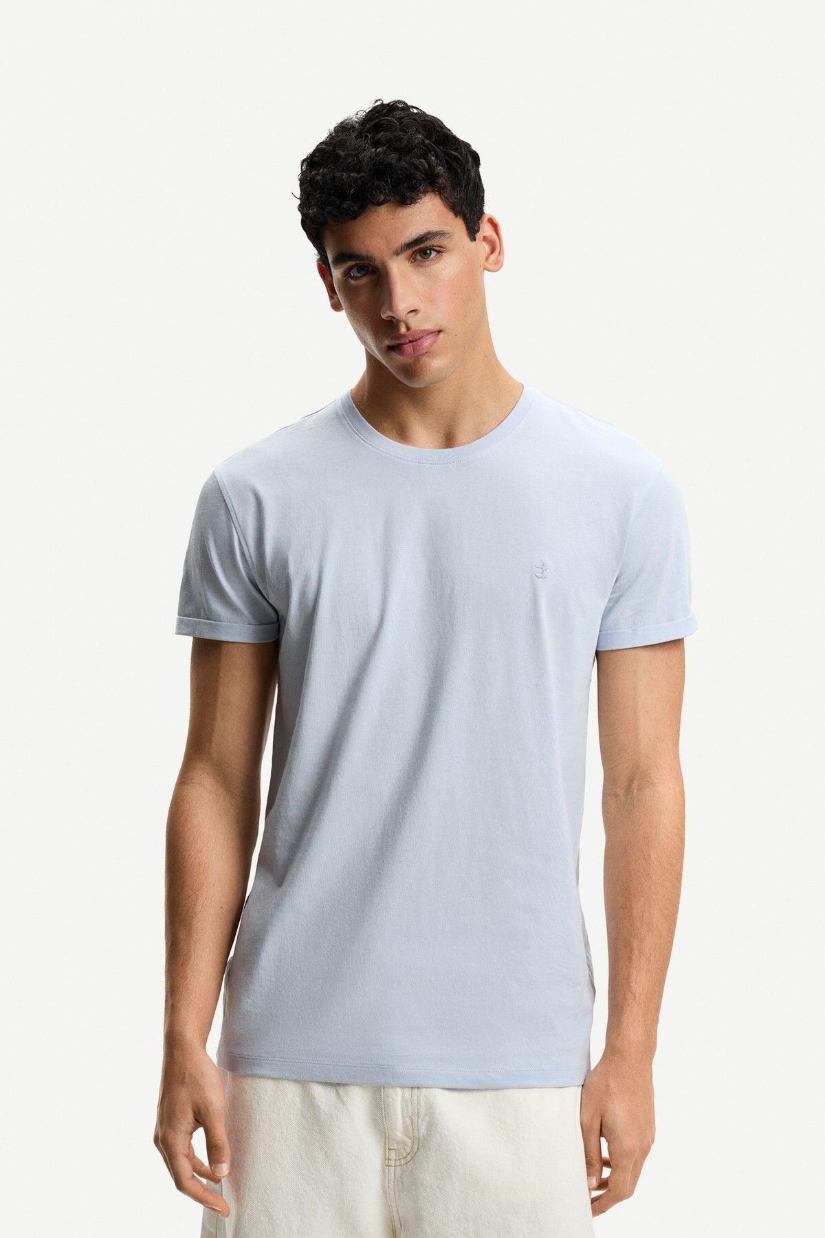 تی شرت آستین کوتاه گلدوزی شده و رول شده Bershka