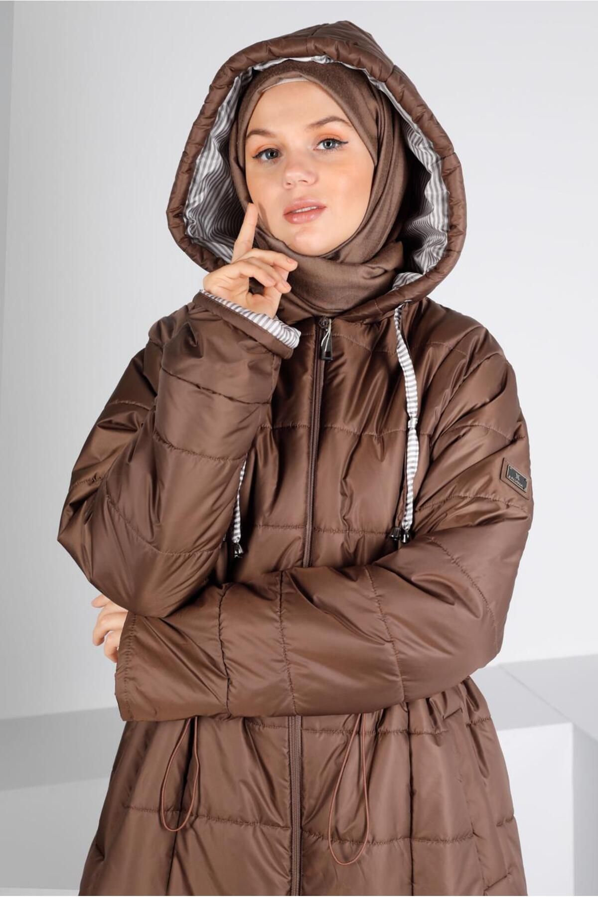 مانتو پفی کلاهدار کمردار 90332 Alvina
