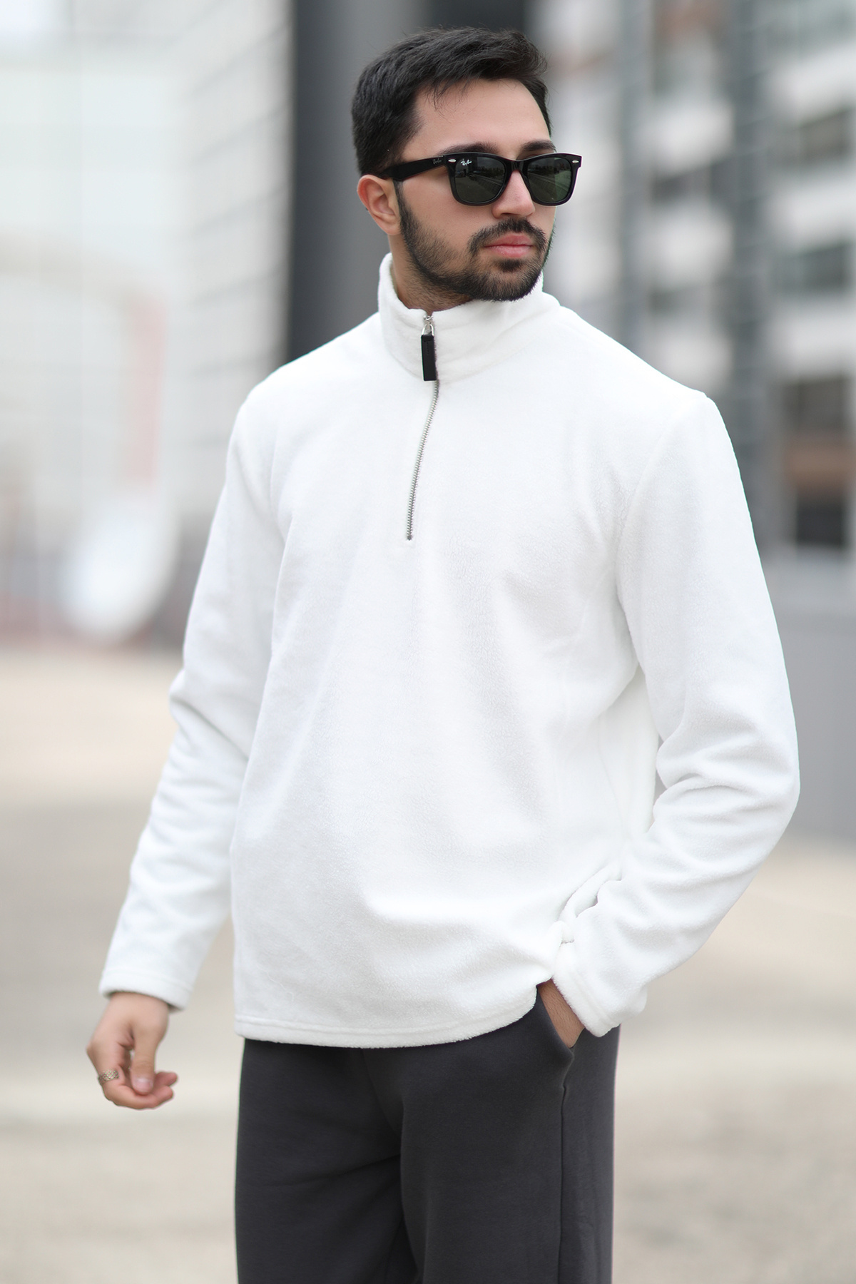 سویشرت مردانه زمستانی پشمی یقه اسکی سفید نیم زیپ - 6053 — اکرو 1055-6053 — تصویر 3 از 5