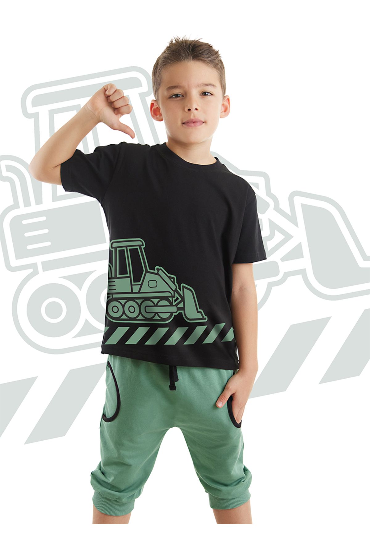 MSHB&G Letni Garnitur Chłopięcy - Zielony T-shirt I Szorty Capri Z Kieszeniami Mężczyzna - 4 years old