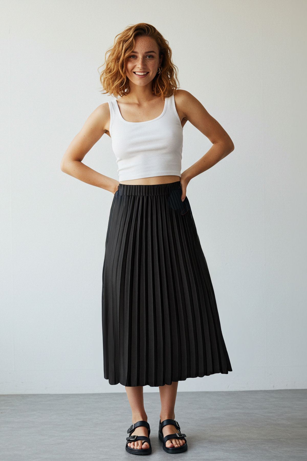 Trendyol Collection Spódnica Midi Z Satyny W Kolorze Czarnym - Detal Plisowany, Tkana, Kobieta - 42