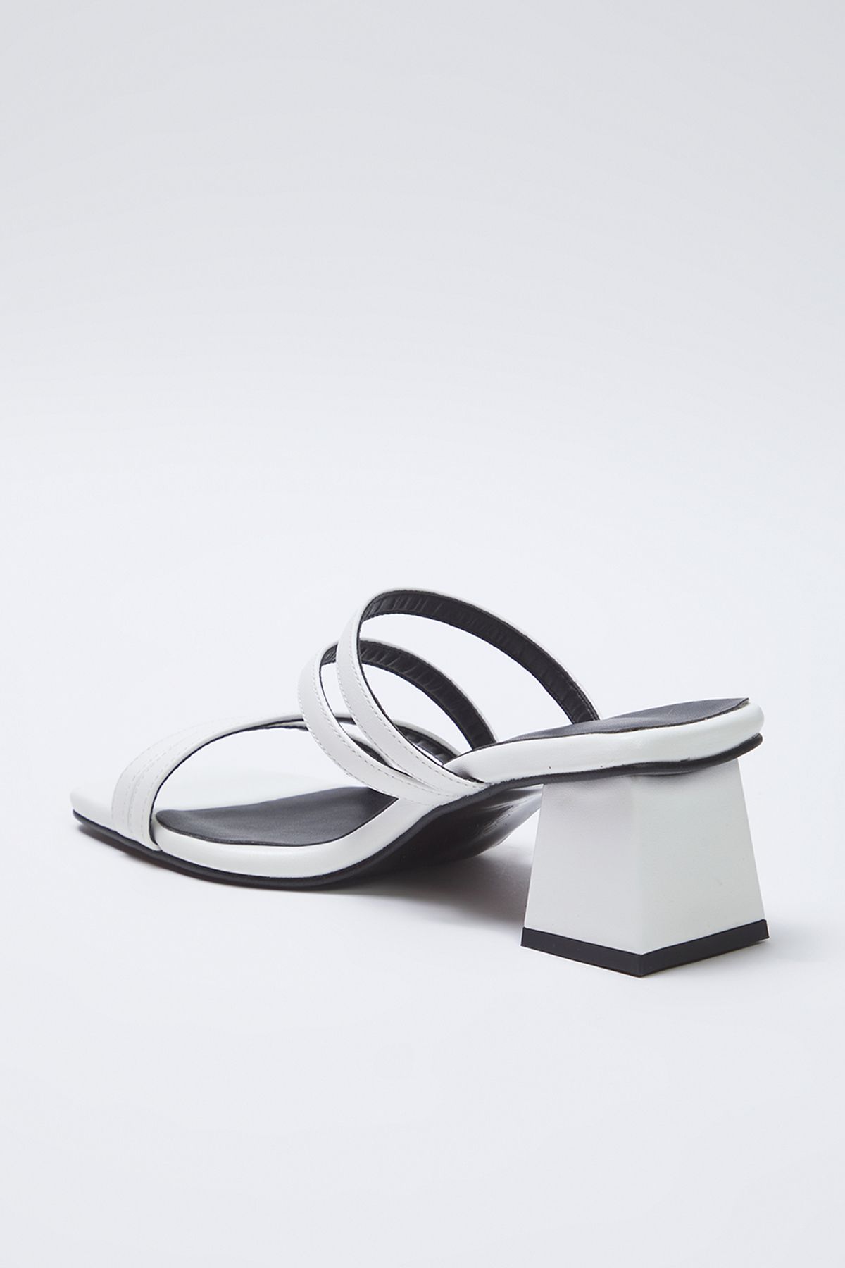 TRENDYOL SHOES-Білі тонкі стрічкові жіночі капці з квадратним носком на підборах TAKSS25TO00065 7
