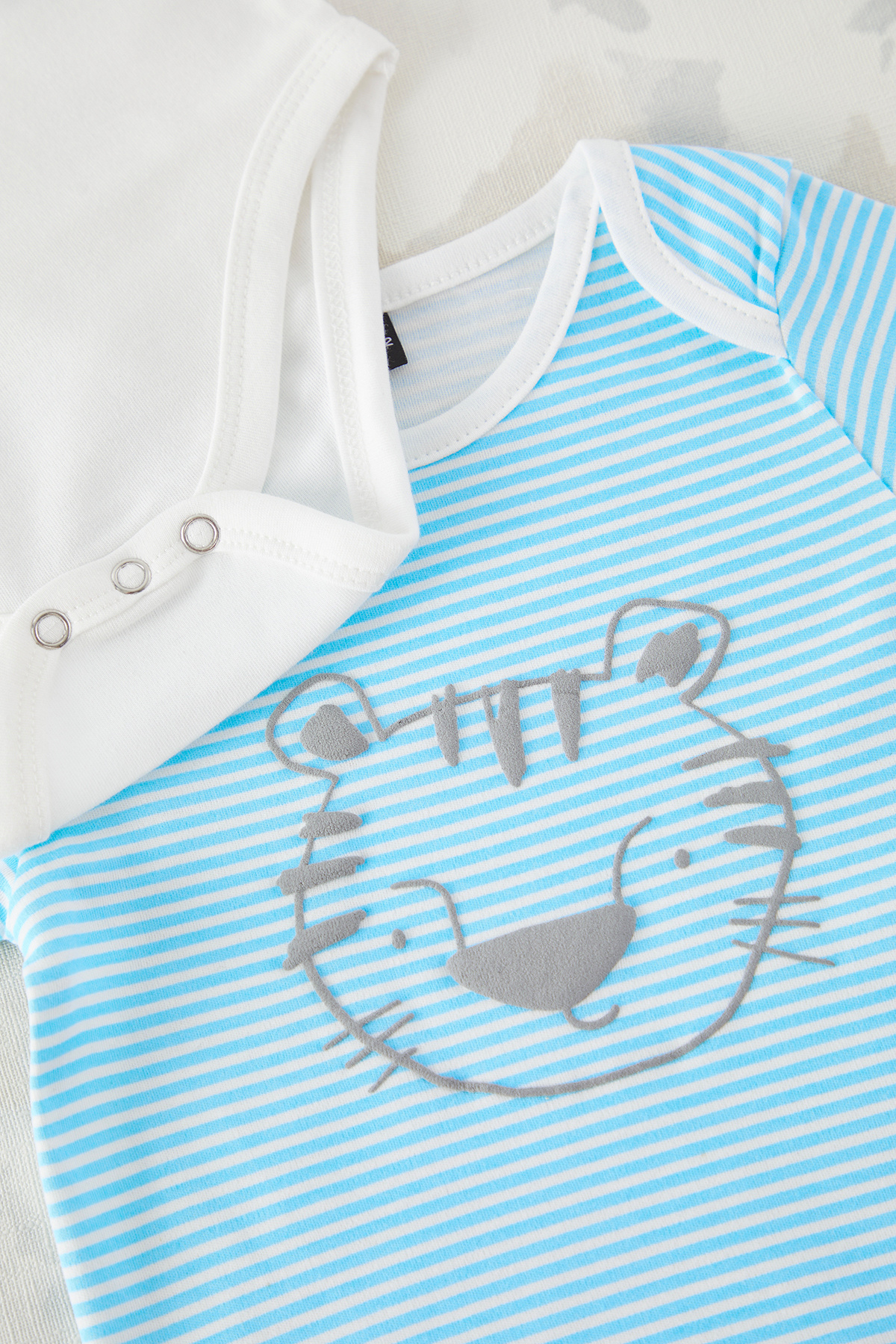 TRENDYOLKIDS-Ecru-Blue 2-Piece Baby Boy 100% Cotton Striped-Solid Short Sleeve Snap Fastener Bodysuit & Bodysuit Tkdss25Zo00013 3