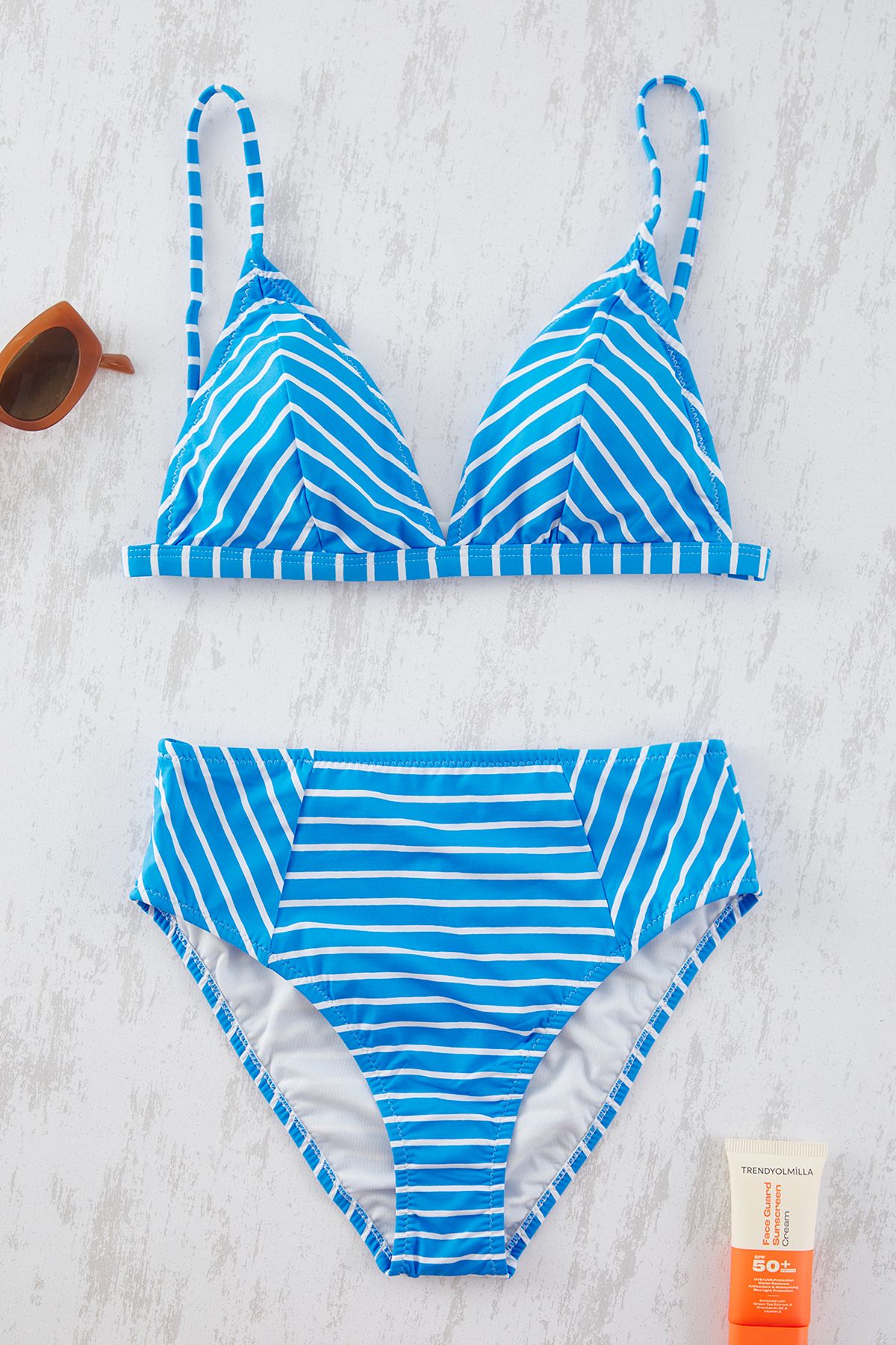 Trendyol Collection Zestaw Bikini W Paski Trójkątne Regularny Kobieta - 38