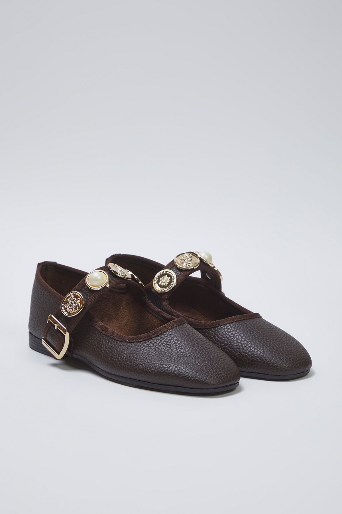 TRENDYOL SHOES-Mary Jane Damen-Ballerinas mit braunem Accessoire-Detail und runder Spitze TAKSS25BE00014 4