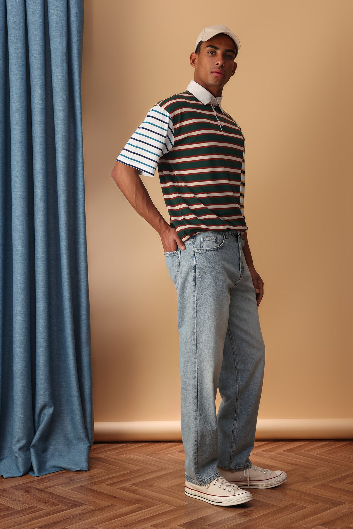 Trendyol Collection-Blaue Baggy-Fit-Jeans-Jeans mit Distressed-Effekt TMNSS25JE00007 3