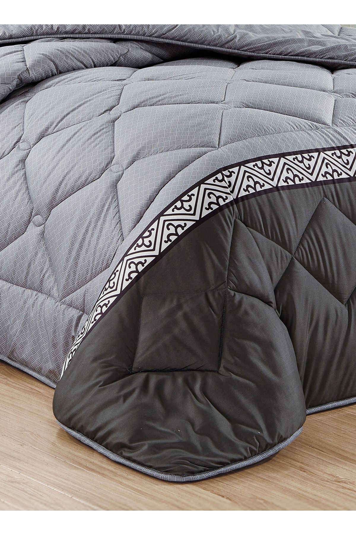 Generic-Comforter Set 4 Piece Single Size Elegant Bedspread Lightweight Comforter Duvet included 4