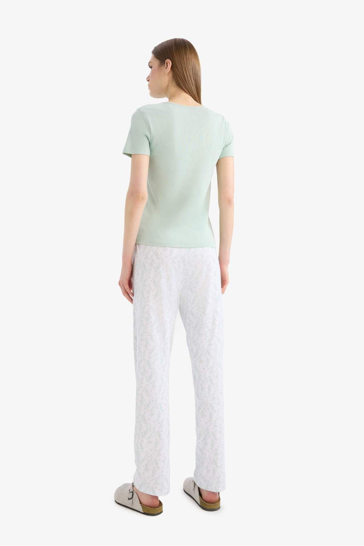 DeFacto-Regular Fit Pajama Set |   Short Sleeve Top |   Patterned Long Bottom |   In Love E0266Ax25Sp 5