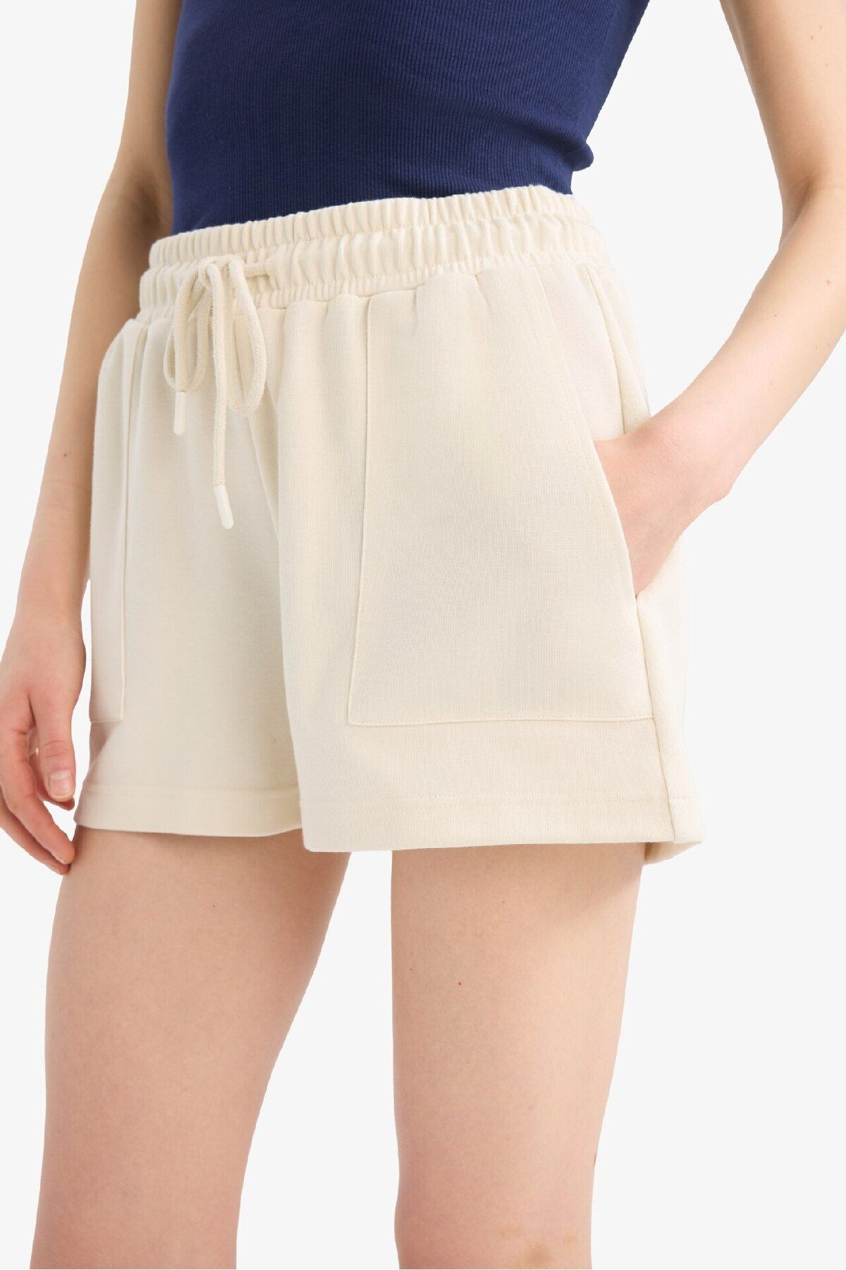 DeFacto-Regular Fit Stretchy Waisted Bermuda Shorts with Pockets D3327Ax25Sp 5