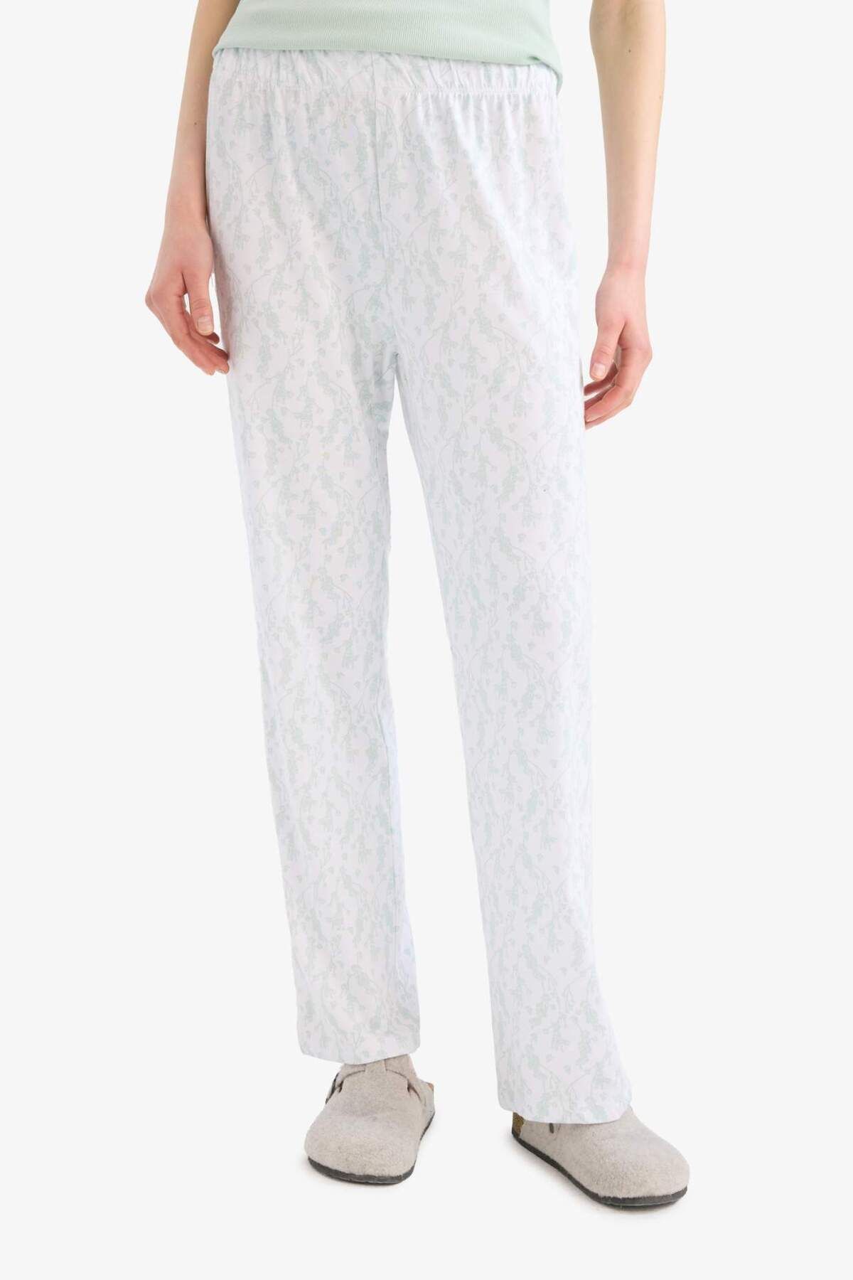 DeFacto-Regular Fit Pajama Set |   Short Sleeve Top |   Patterned Long Bottom |   In Love E0266Ax25Sp 4