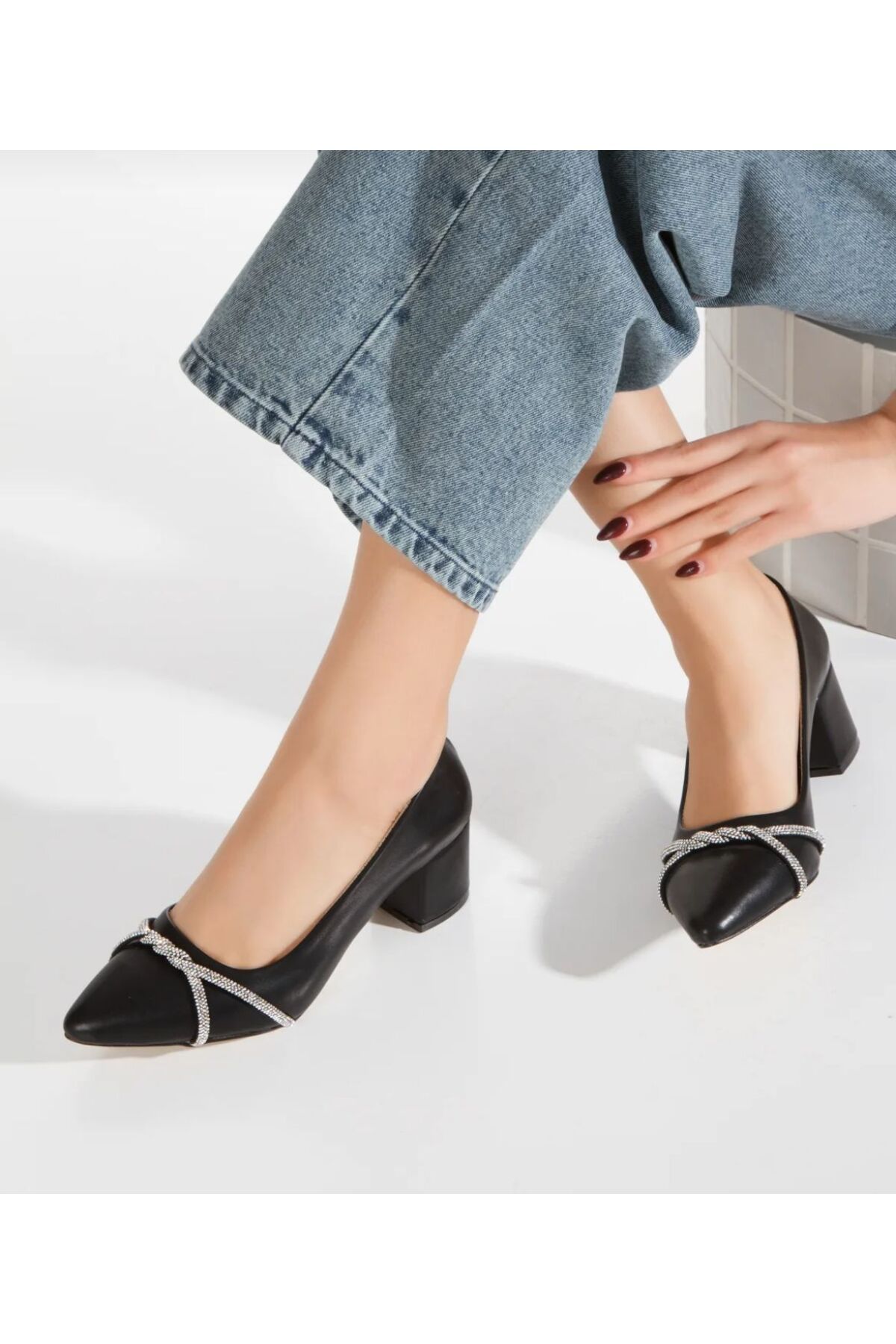 mustey-Double Stripe Stone Low Heel Shoes 2