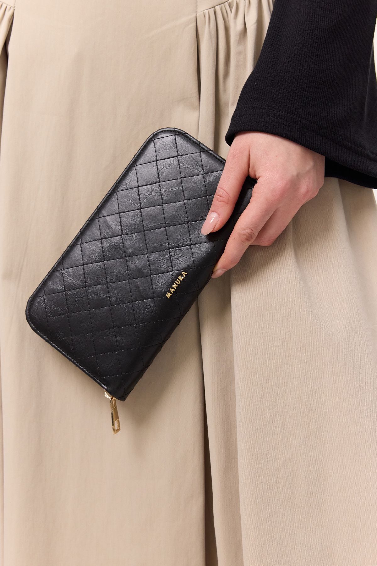 Manuka-Quilted Zippered Wide Wallet Black 3