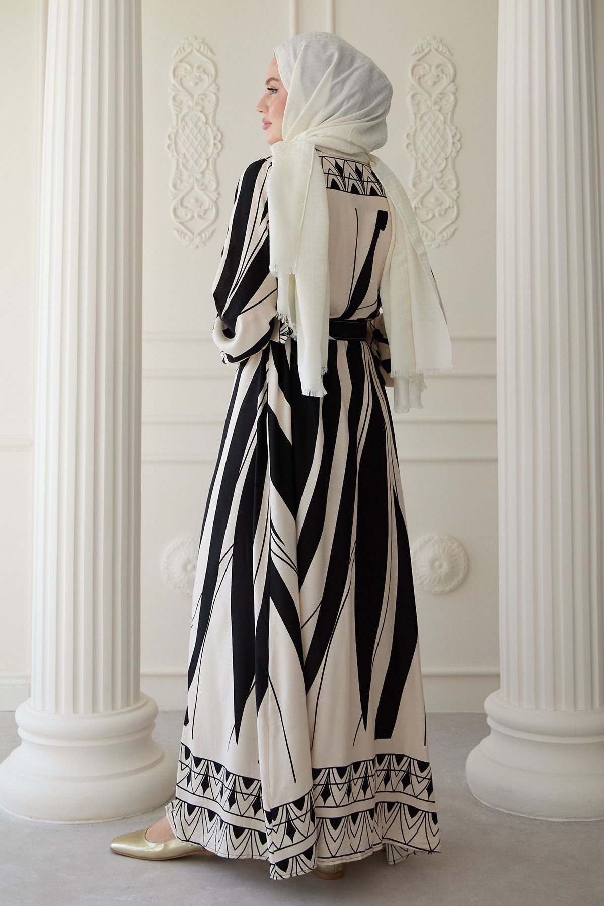 InStyle-Patterned Belted Black Viscose Dress 3