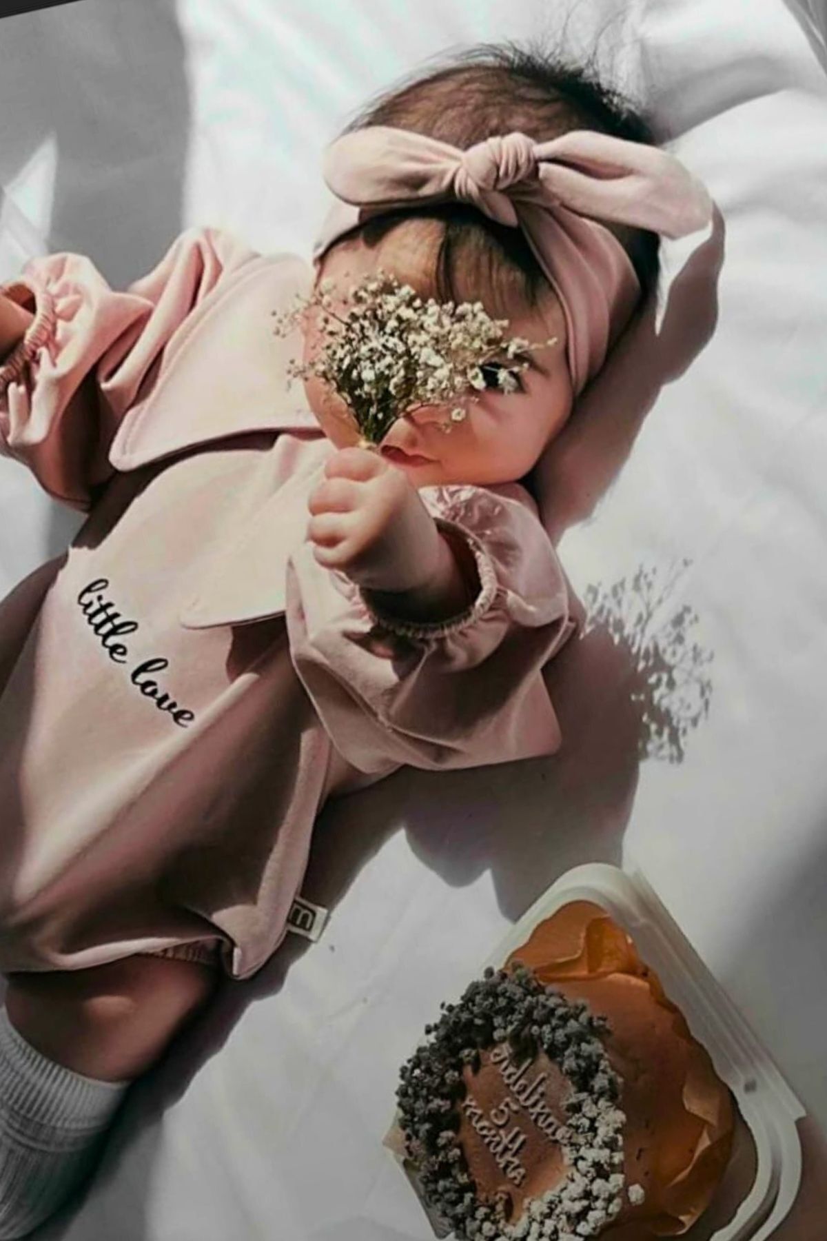 Minytrendy Kız Bebek Little Love Üçgen Yaka Bandanalı Balon Kol Bayramlık Romper Yenidoğan Tulum Takım-pudra fotoğrafı 2 (önizleme)