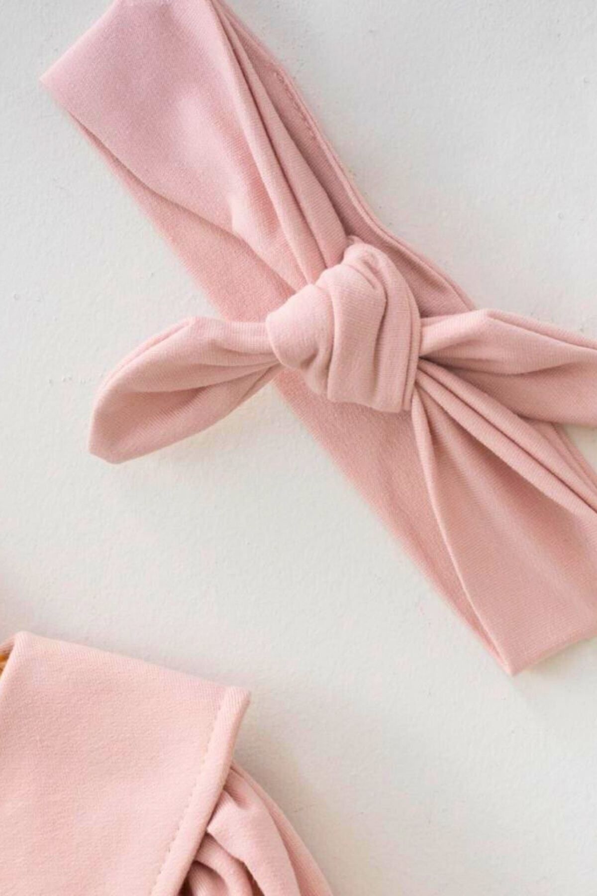 Minytrendy Kız Bebek Little Love Üçgen Yaka Bandanalı Balon Kol Bayramlık Romper Yenidoğan Tulum Takım-pudra fotoğrafı 7 (önizleme)