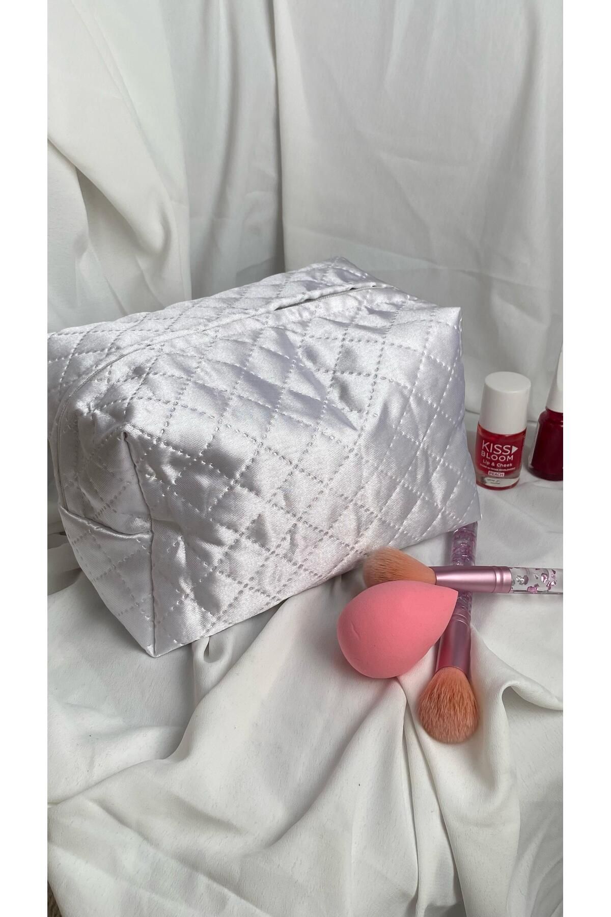 cosybag. Geant De Machiaj Pâste Cu Model Matlasat Alb - One Size