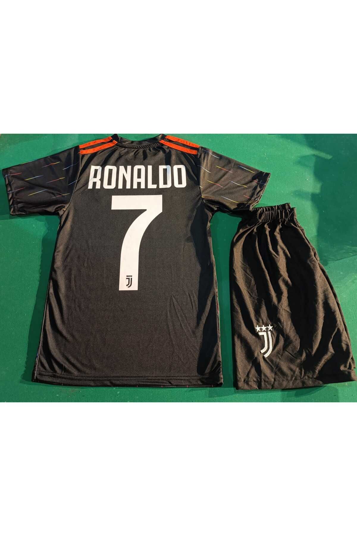 Atlas Global RONALDO JUVENTUS 7 ÖZEL TASARIM SİYAH ÇOCUK FORMA 2 Lİ SET. FORMA+ŞORT