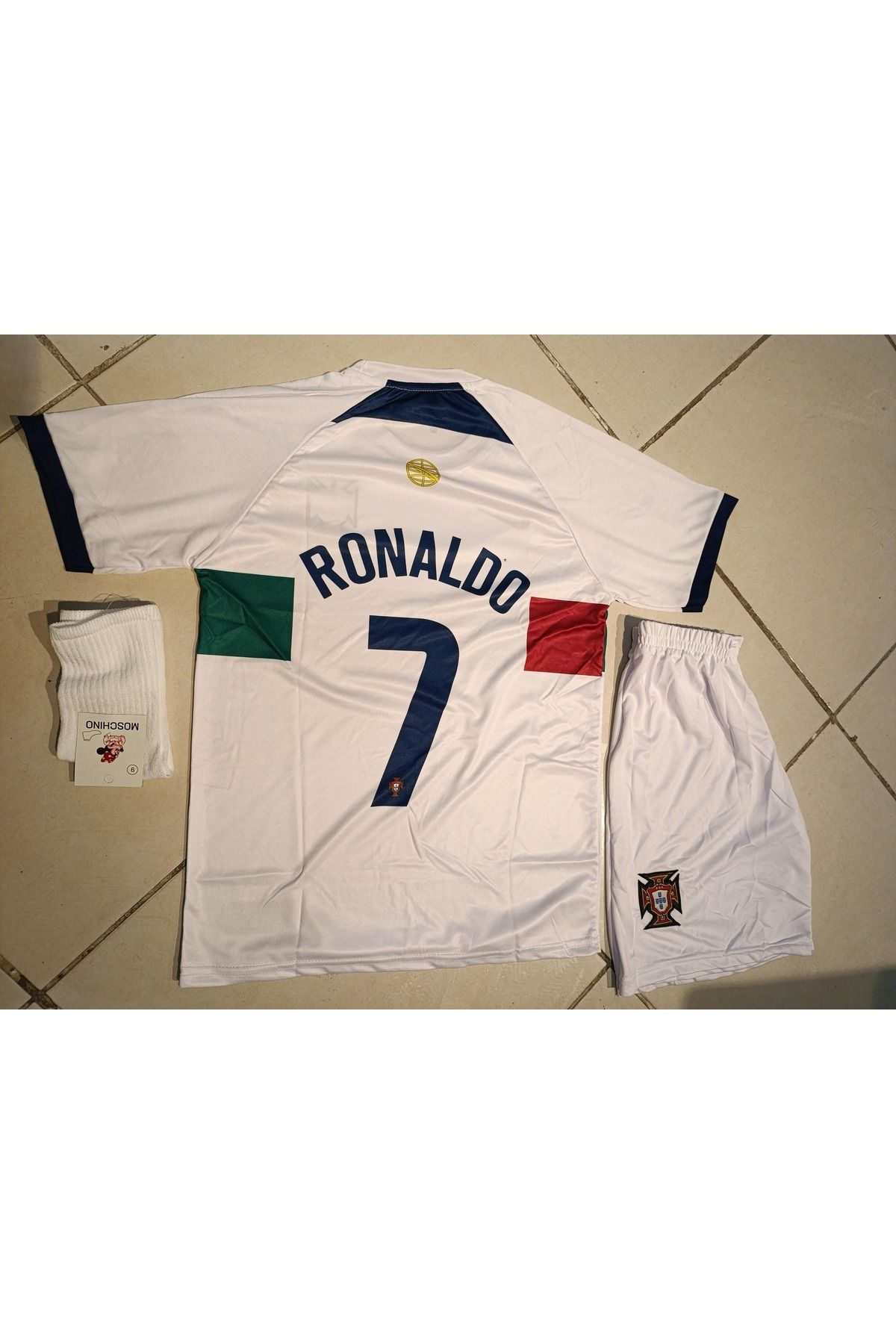 Atlas Global PORTEKİZ RONALDO EURO 2024 BEYAZ ÇOCUK FORMA 3 LÜ SET . FORMA+ŞORT+ÇORAP