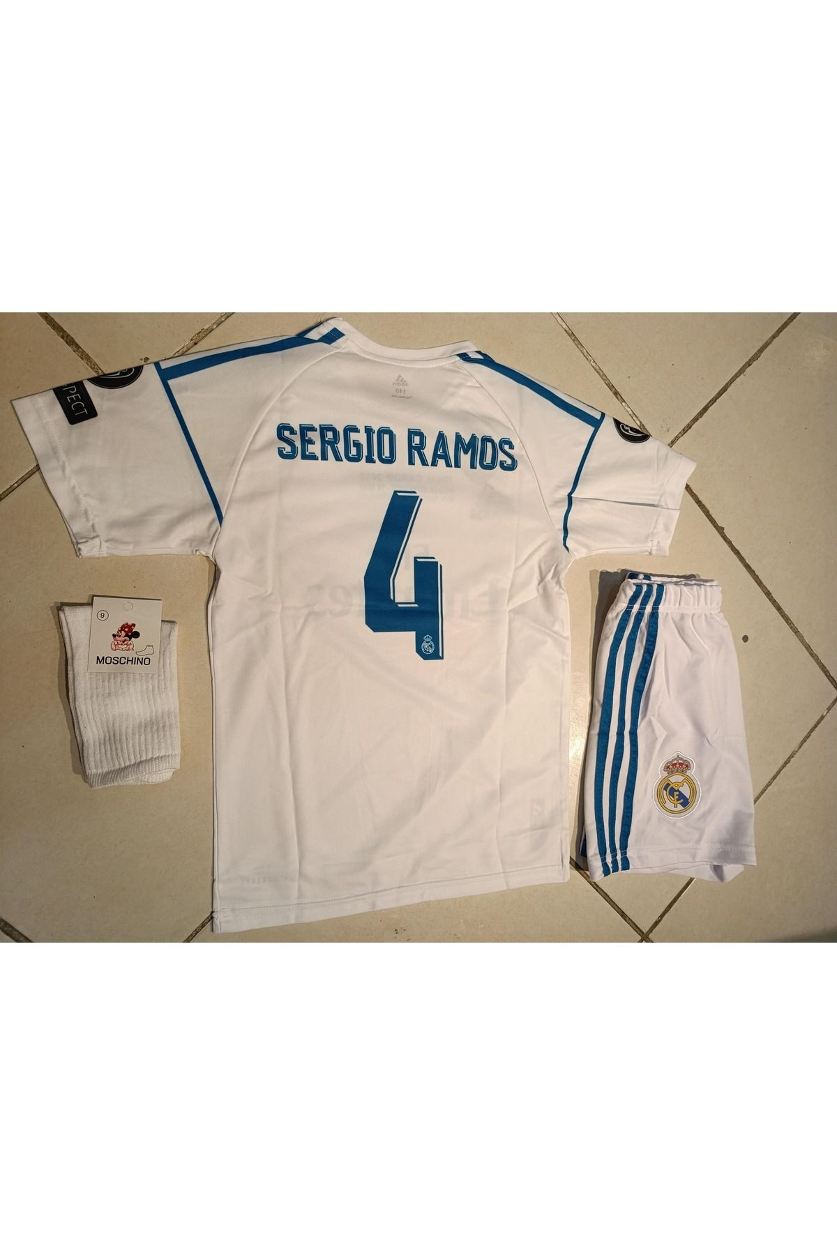Atlas Global REAL MADRİD 2018 CARDİFF SERGİO RAMOS ÇOCUK FORMA 3 LÜ SET. FORMA+ŞORT+ÇORAP
