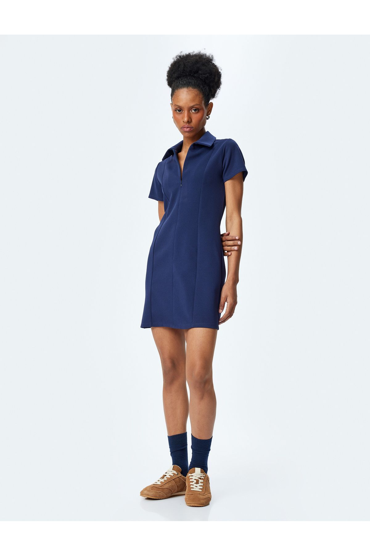 Koton Yeni Sezon Krep Scuba Kumaş Slim Fit Fermuar Detaylı Mini Polo Yaka Elbise