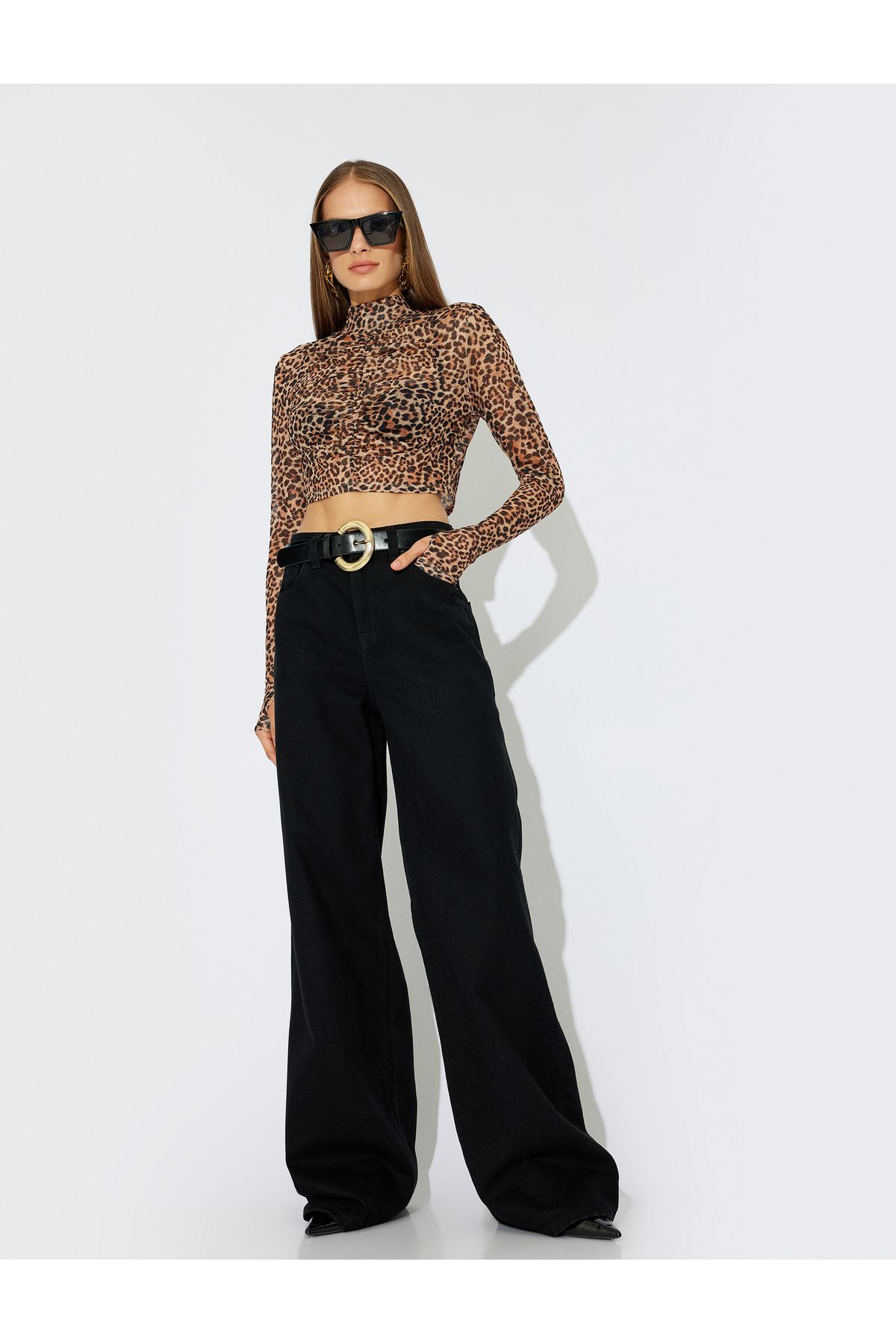 Koton Yeni Sezon Koton X Zeynep Bastık - Crop Leopar Bluz Drapeli Dik Yaka Uzun Kollu