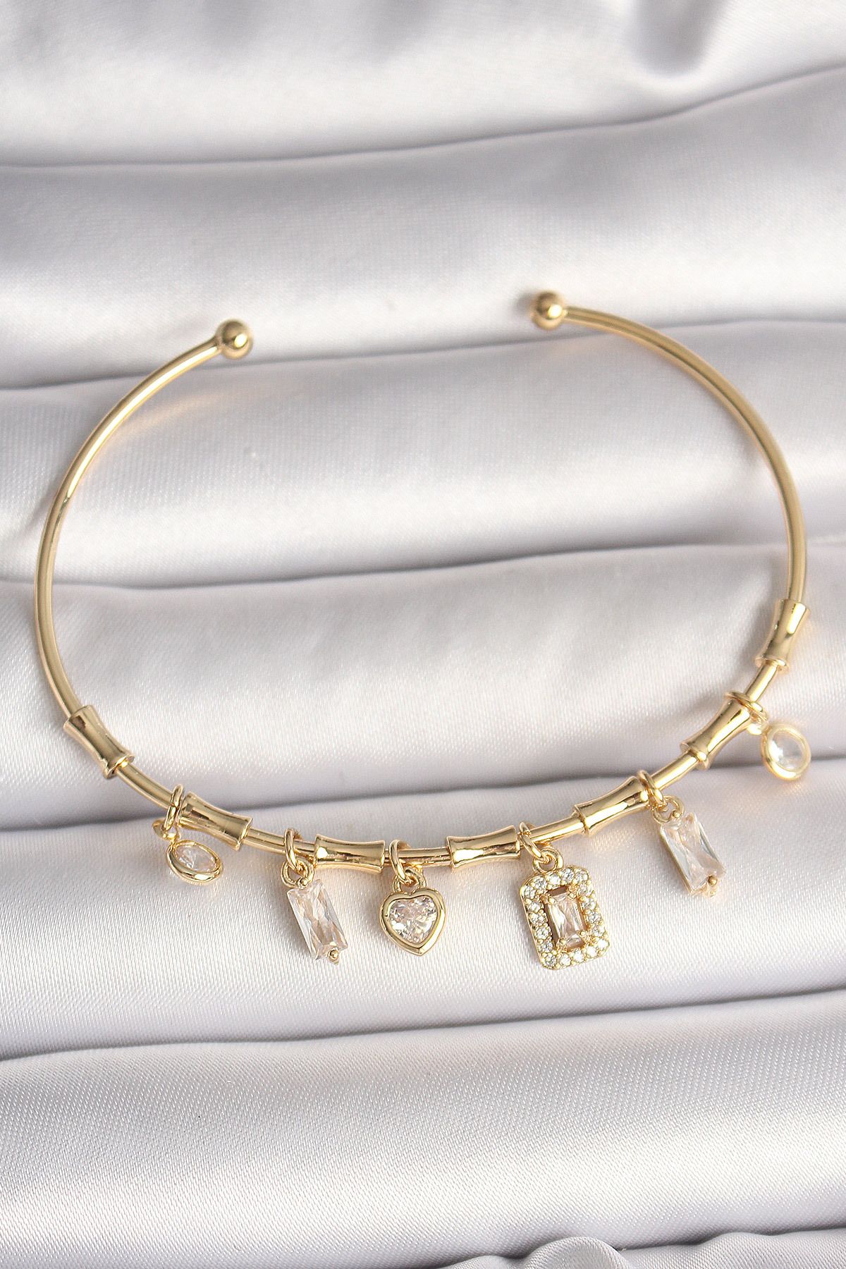 OEM Pirinç Gold Renk Sallantı Zirkon Taşlı Kare Figür Kalp Detay Charm Kadın Bileklik