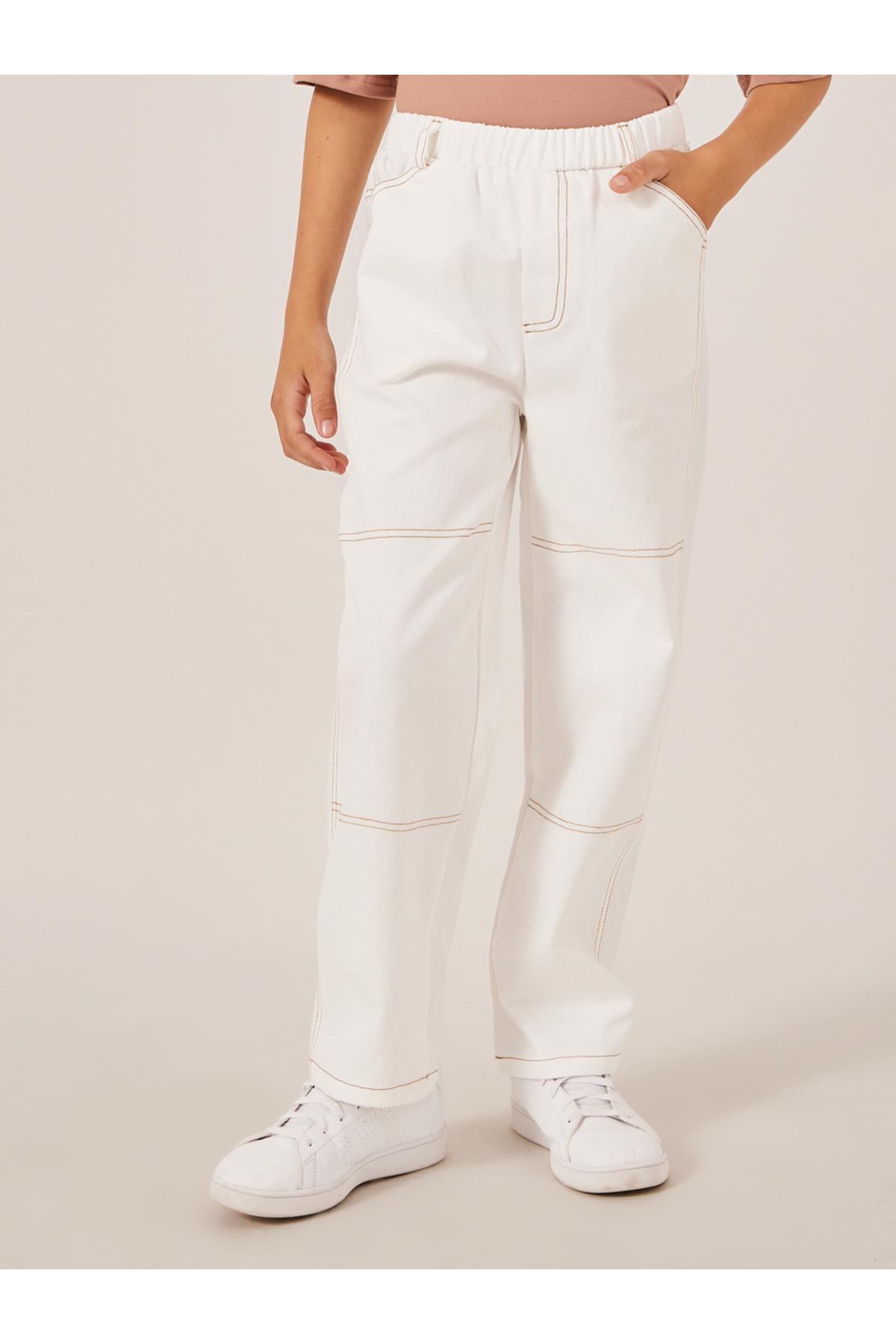 Styli Contrast Stitch Cut and Sew Detail Relaxed Fit Pants