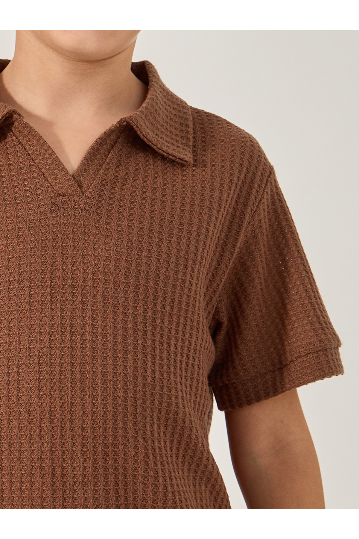 Styli-Textured Polo Neck T-Shirt 3