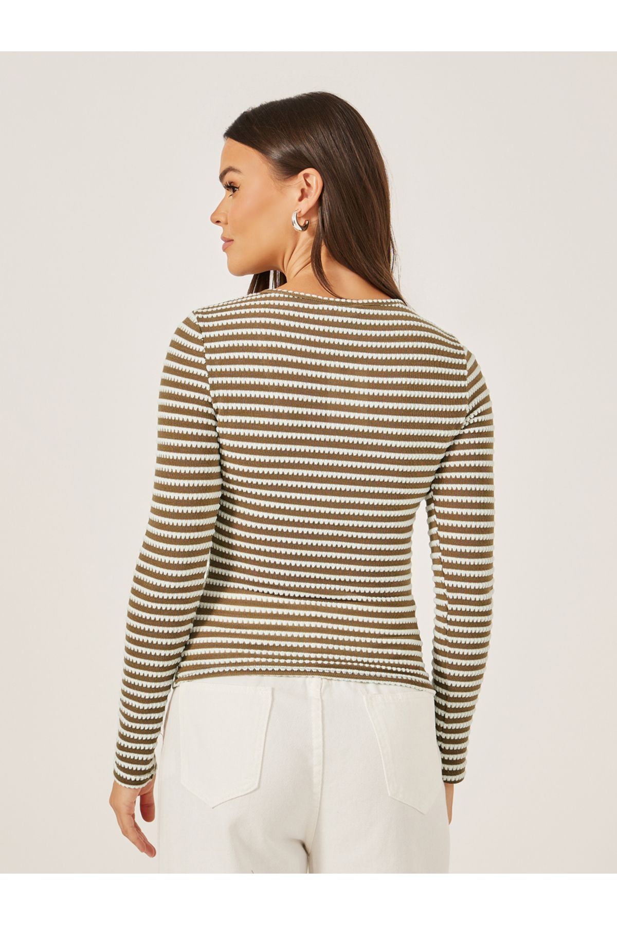 Styli-Textured Square Neck Fitted Long Sleeve T-Shirt 5